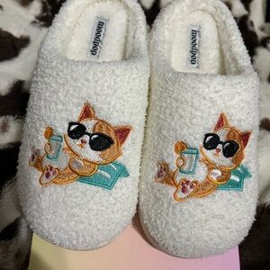 Cute New Cat Embroidered Slippers